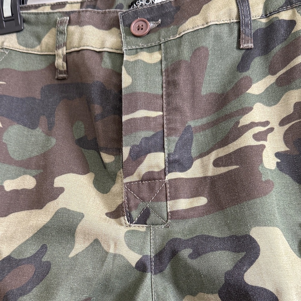 Camouflage Cargo Shorts for Women - Picture 3 of 9